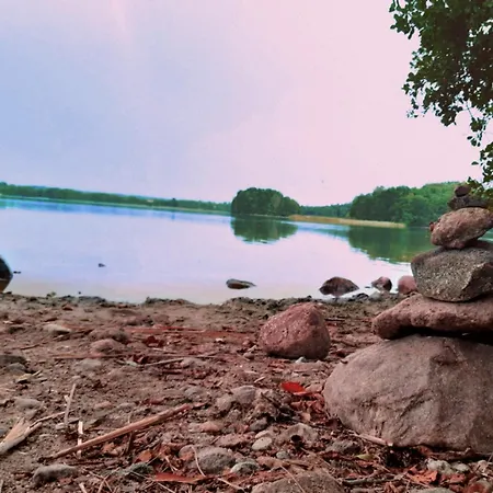 Ferienwohnungen Wald Und Wasser Fam.Schurat Feldberger Seenlandschaft Extérieur photo