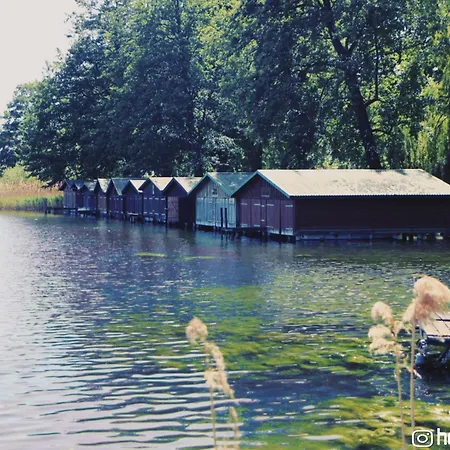 Ferienwohnungen Wald Und Wasser Fam.Schurat Feldberger Seenlandschaft Extérieur photo